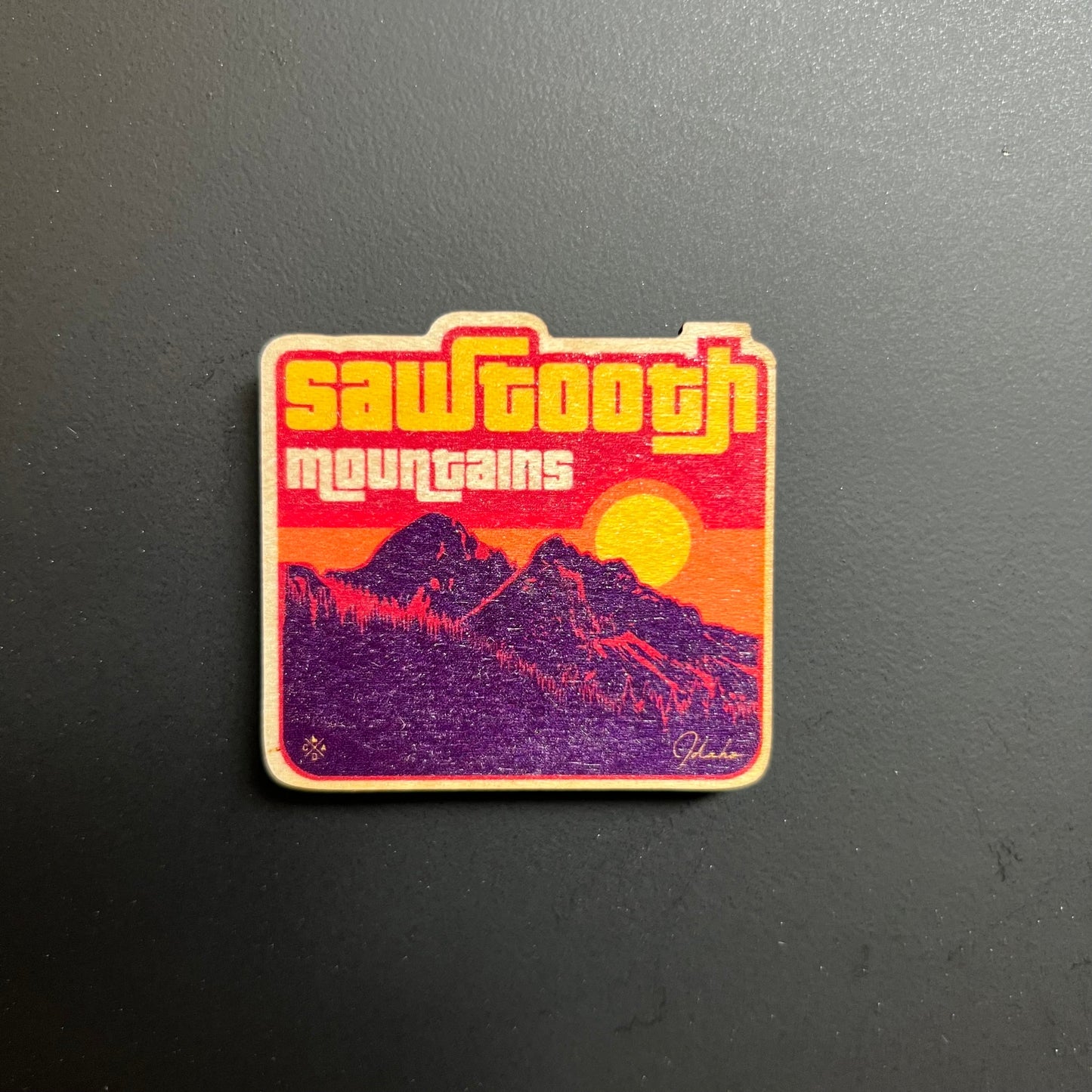 Sawtooth Mountains Retro Pop Wooden Magnet (Printed)
